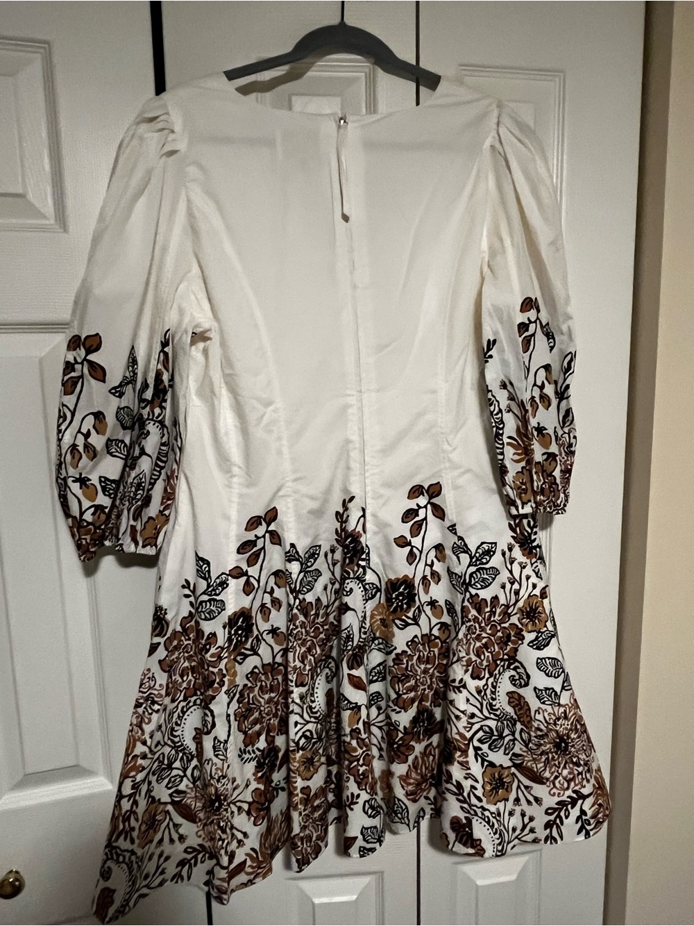 Lilly Pulitzer White Mini Dress with Tan and Black Floral Print - Picture 6 of 7